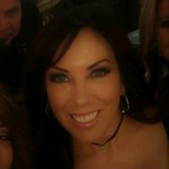 Meet your Posher, Dennell - Picture 1 of 1